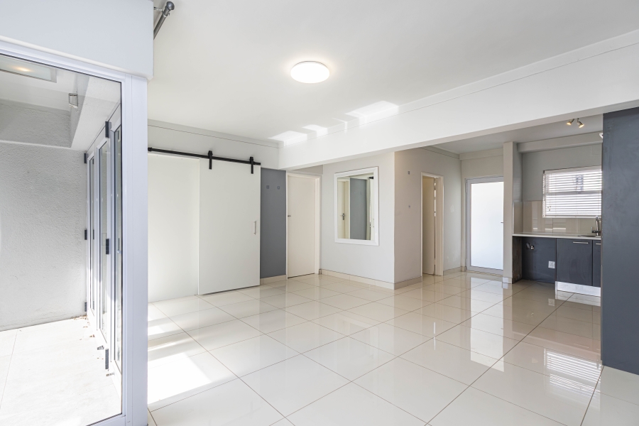 To Let 2 Bedroom Property for Rent in Sea Point Western Cape